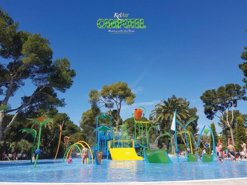 Mobile Homes By Kelair At Playa Montroig Camping Resort Tarragona Ngoại thất bức ảnh