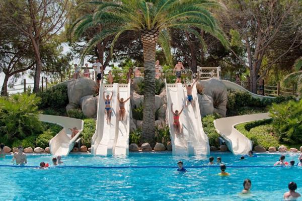 Mobile Homes By Kelair At Playa Montroig Camping Resort Tarragona Ngoại thất bức ảnh